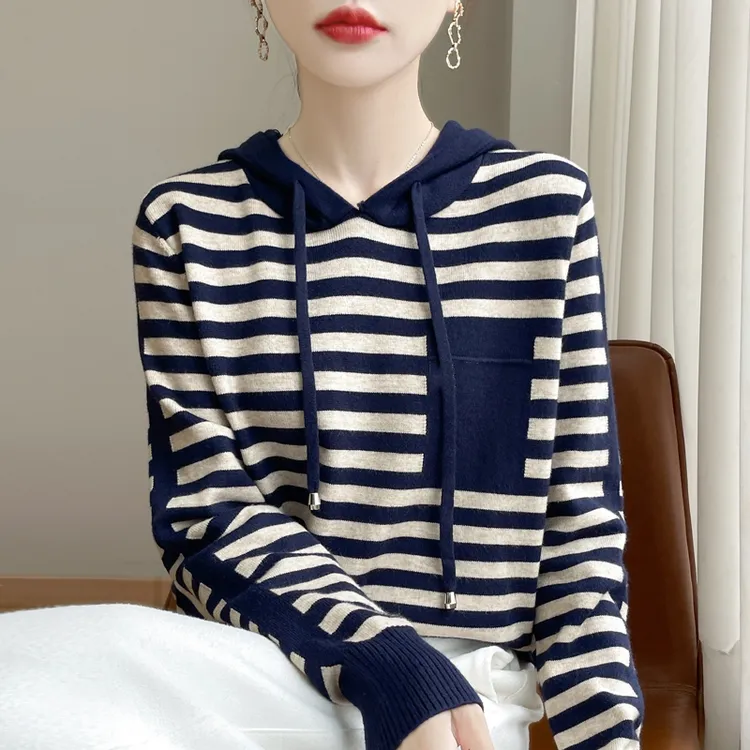 【小易优选】秋冬新款条纹连帽针织衫套头显瘦减龄轻奢毛衣上衣2640