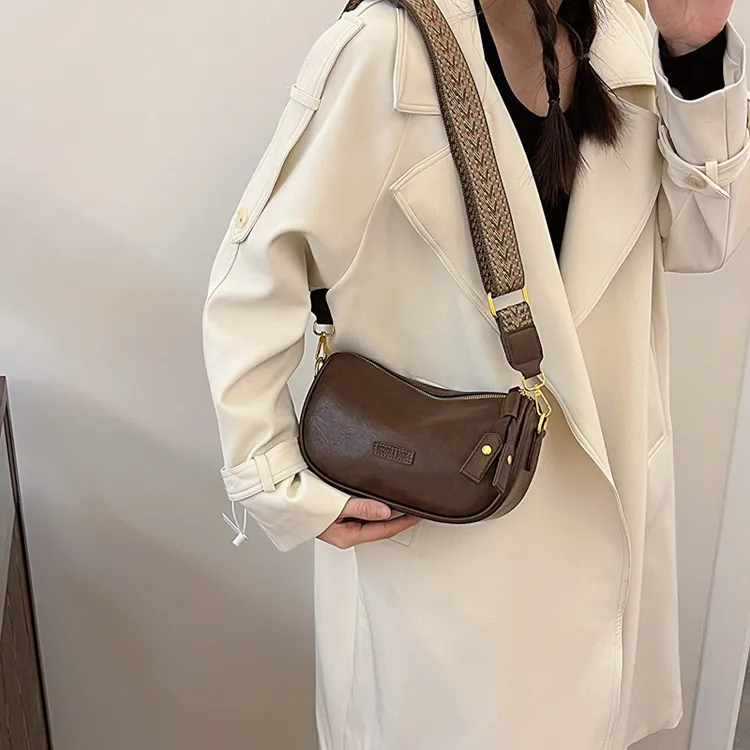 夏天斜挎小包放手机专用包包运动斜挎女款休闲大容量单肩时尚百搭