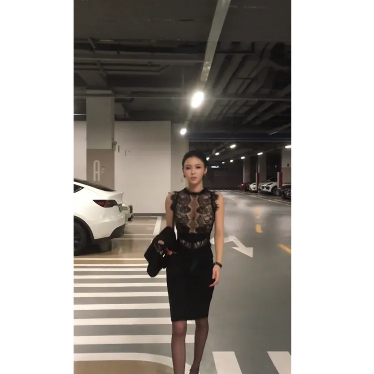 性感纯欲透视蕾丝拼接无袖连衣裙女2025夏季气质修身显瘦包臀裙