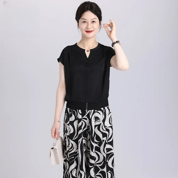 2025新款中年妈妈夏装上衣两件套时尚洋气中老年女装显瘦百搭裙子