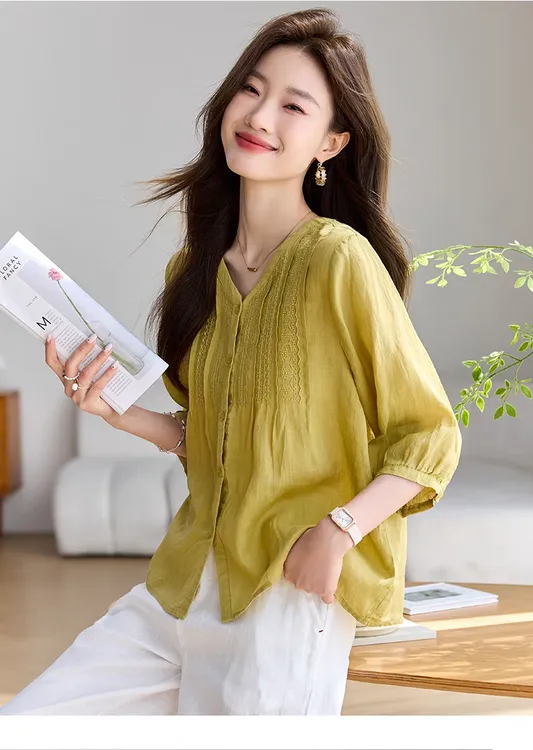 高端刺绣减龄显瘦宽松休闲衬衣女2025夏季排扣纯色五分袖V领衬衫