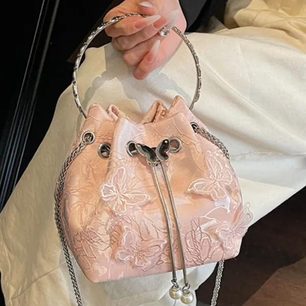 手拎新中式刺绣蝴蝶水桶包2025春夏新款国风潮流爆款单肩包高级感