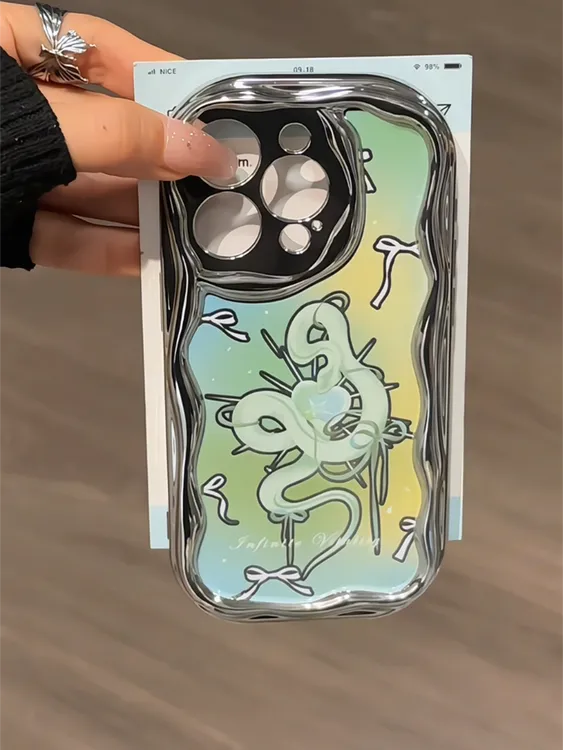 适用苹果16pro电镀曲边iPhone15手机壳华为p蝴蝶结小蛇mate70新款