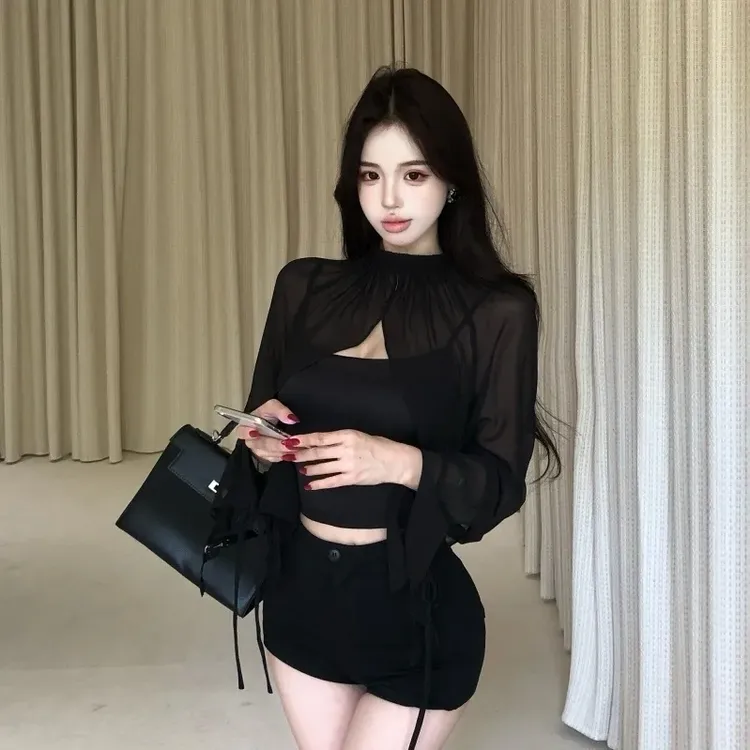 法式轻熟御姐风黑色薄纱斗篷披肩衬衫内搭吊带上衣两件套女秋季