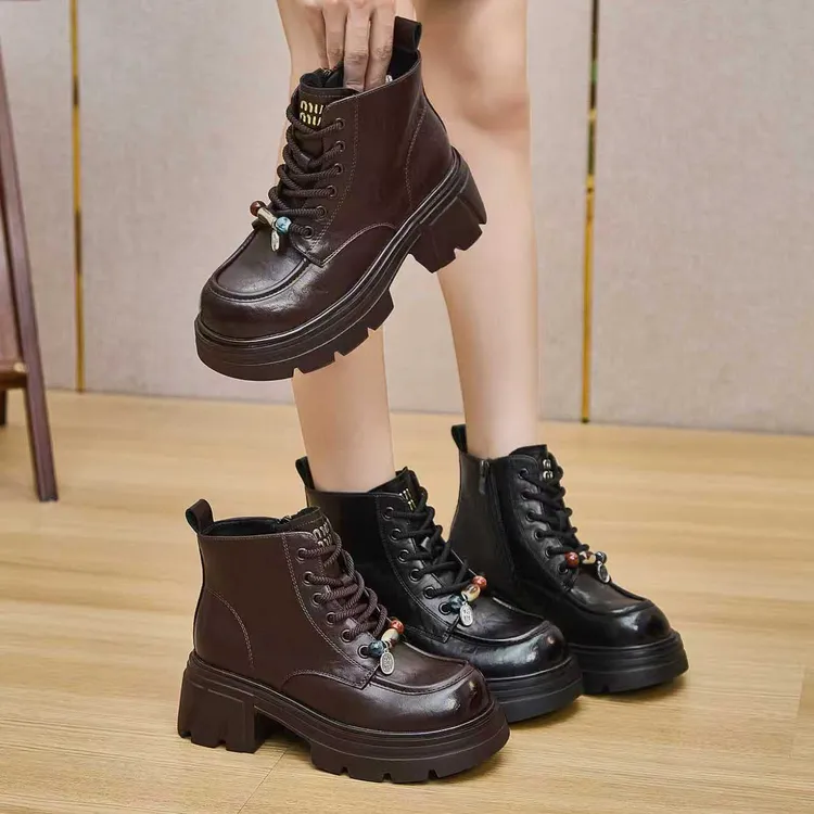 厚底马丁靴女秋冬新款串珠装饰侧拉链增高短靴复古酷飒工装靴