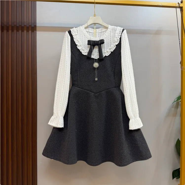 秋冬大码新款时尚气质法式甜美风假两件蕾丝拼接显瘦连衣裙