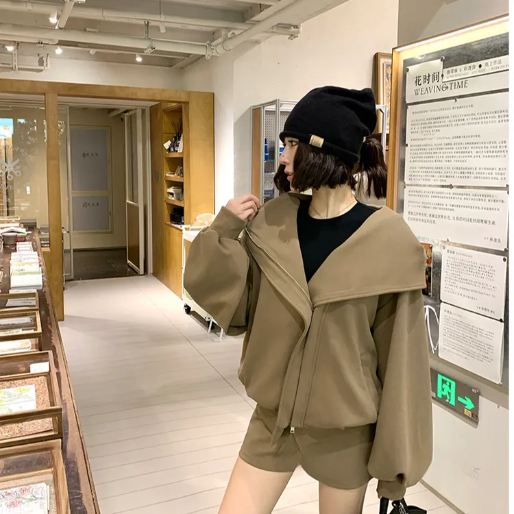 韩系小众套装女2025秋新款时尚设计感宽松翻领卫衣外套短裤两件套
