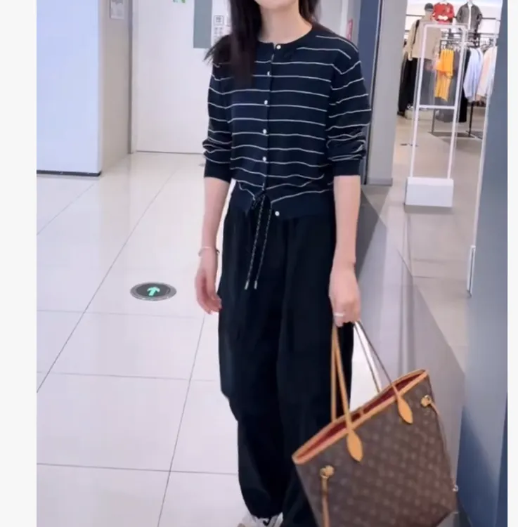 时尚潮流百搭精品女装dgd5552