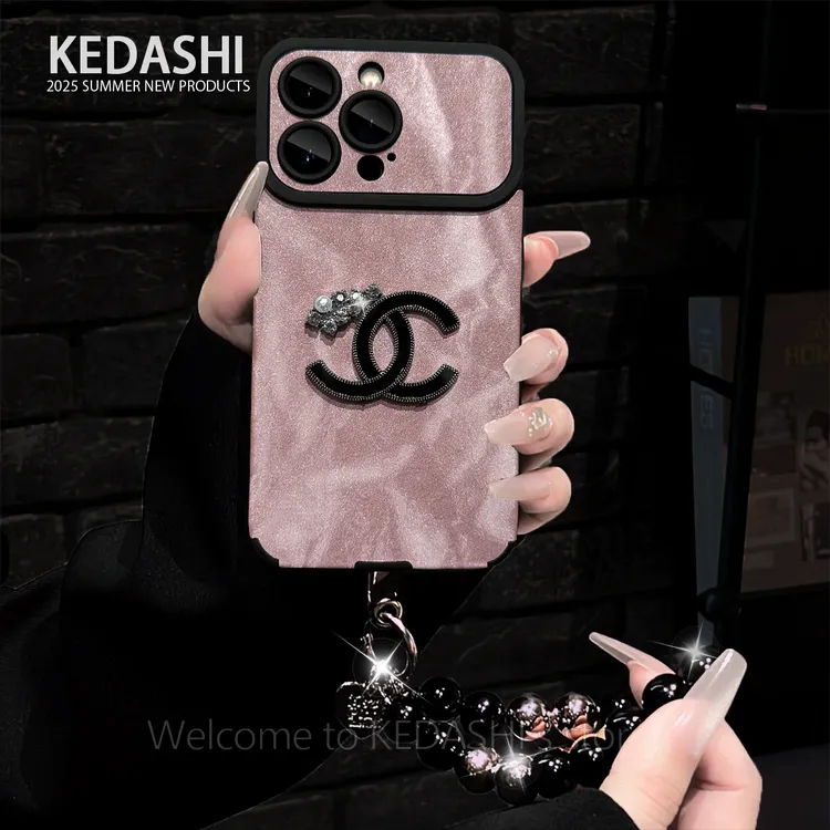 雪山紫毛皮双C标大视窗适用苹果16PROMAX华为VIVO/OPPO手链手机壳