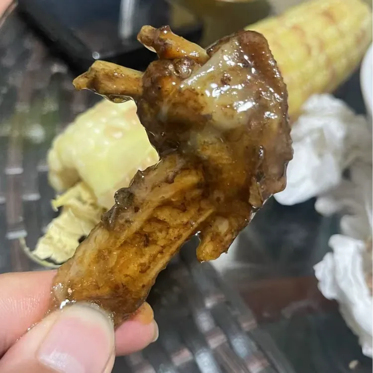  农村散养走地鸡，味道鲜美。