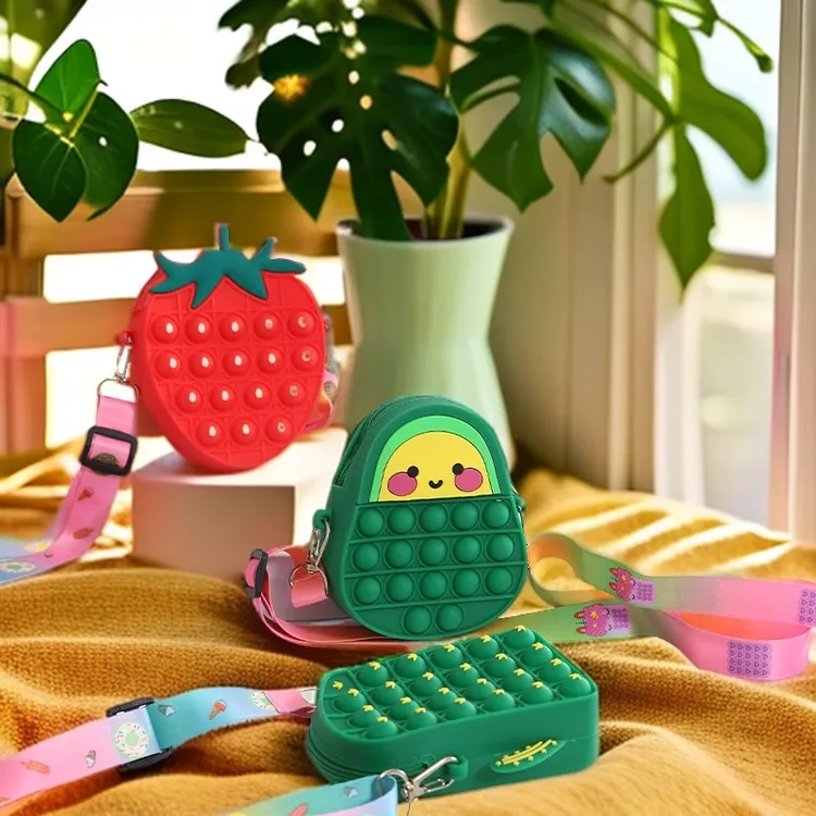 爆款灭鼠先锋卡通水果零钱包硅胶减压捏捏乐斜挎包包解压玩具包