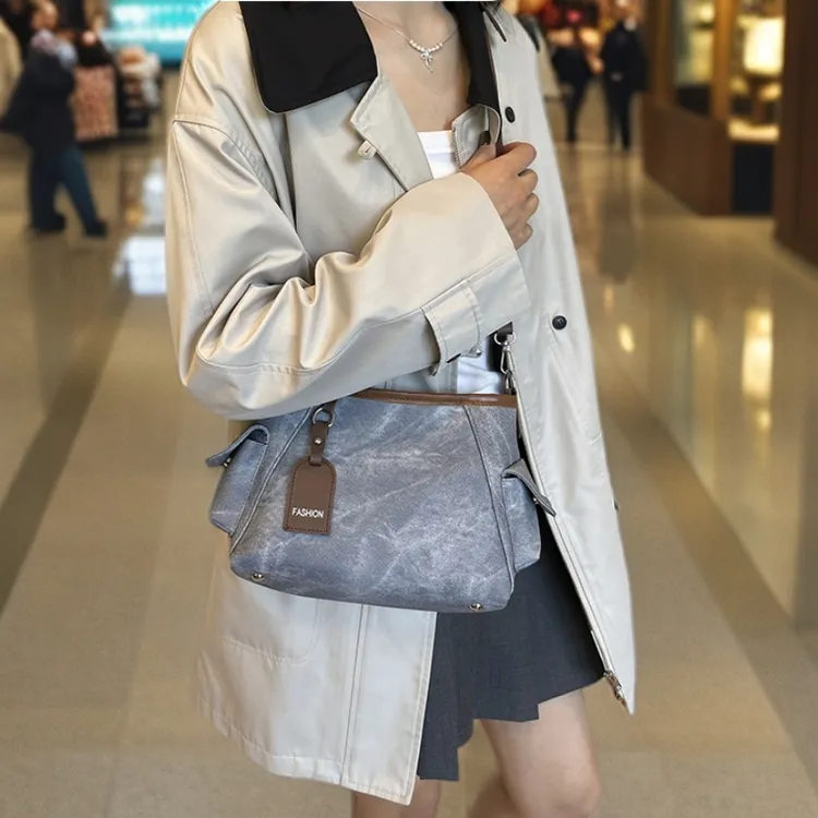 时尚百搭女士休闲单肩斜挎包2025秋冬包包女新款高级感通勤腋下包
