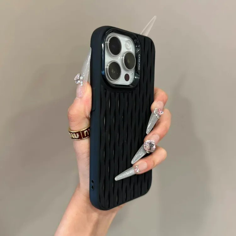 新款栏栅纹散热高级黑手机壳适用iPhone16苹果15promax全包14/13