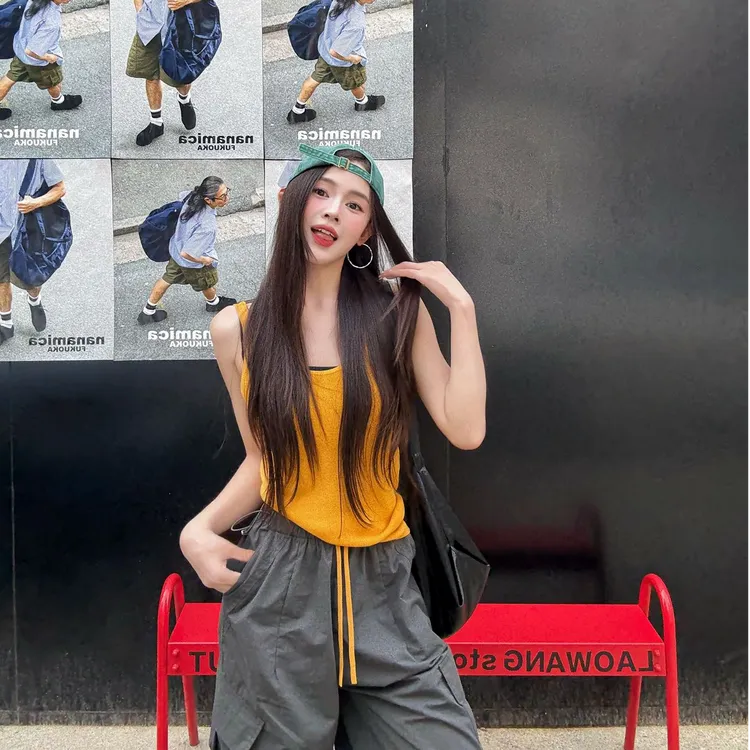 2025夏季新款U领收腰修身时尚短款吊带背心女外穿内搭百搭上衣女