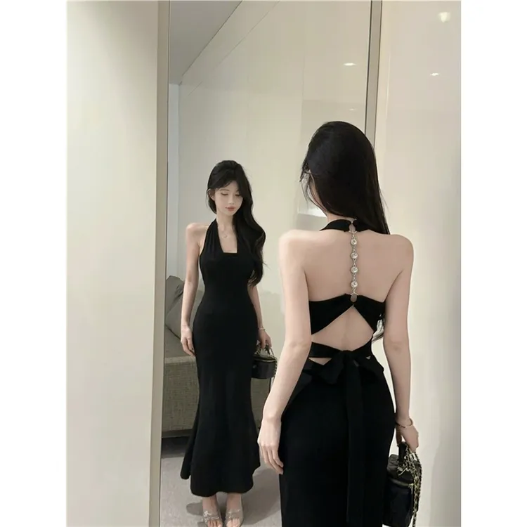 露背红色挂脖吊带连衣裙女夏纯欲性感包臀裙独特漂亮掐腰抹胸裙子