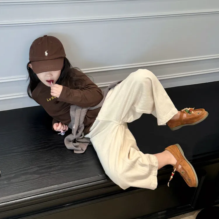 部分在仓女童2025秋季新款韩版洋气咖色圆领T恤直筒休闲裤套装