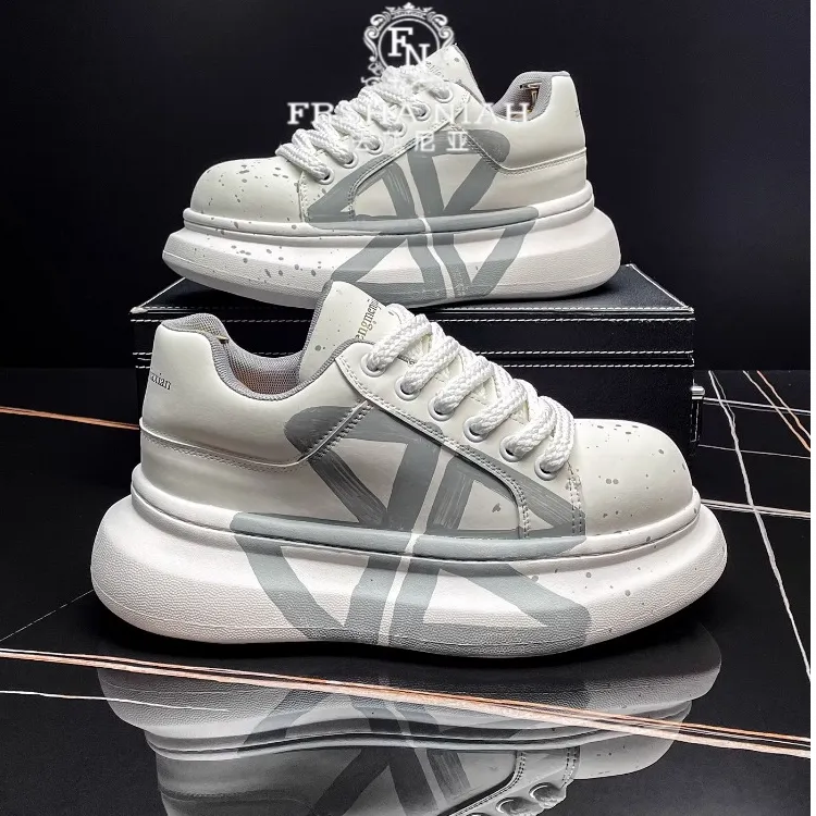 法莎尼亚拼色板鞋2025秋季新款面包鞋厚底增高时尚百搭休闲运动鞋