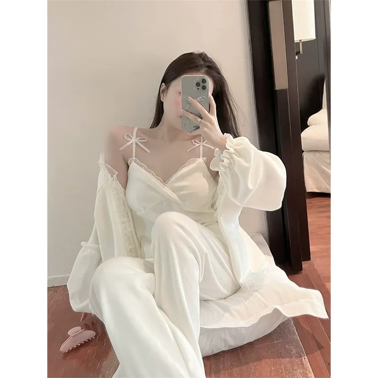 软呼呼海岛绒睡衣女三件套冬款加厚保暖性感吊带带胸垫一体家居服