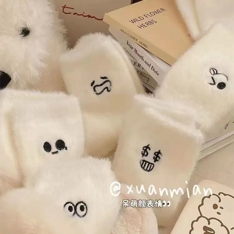 女生水貂冬季袜子秋冬款加绒加厚保暖袜白色毛茸茸刺绣表情堆堆袜