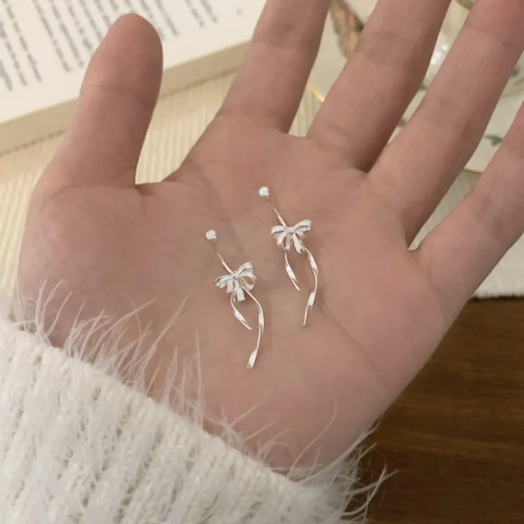 合金耳饰 银针丝带蝴蝶结耳钉女高级感螺丝拧扣2024年新款耳饰