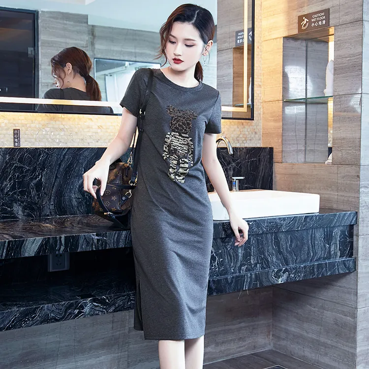 休闲连衣裙女夏2025新款重工烫钻气质修身显瘦减龄中长款t恤裙子