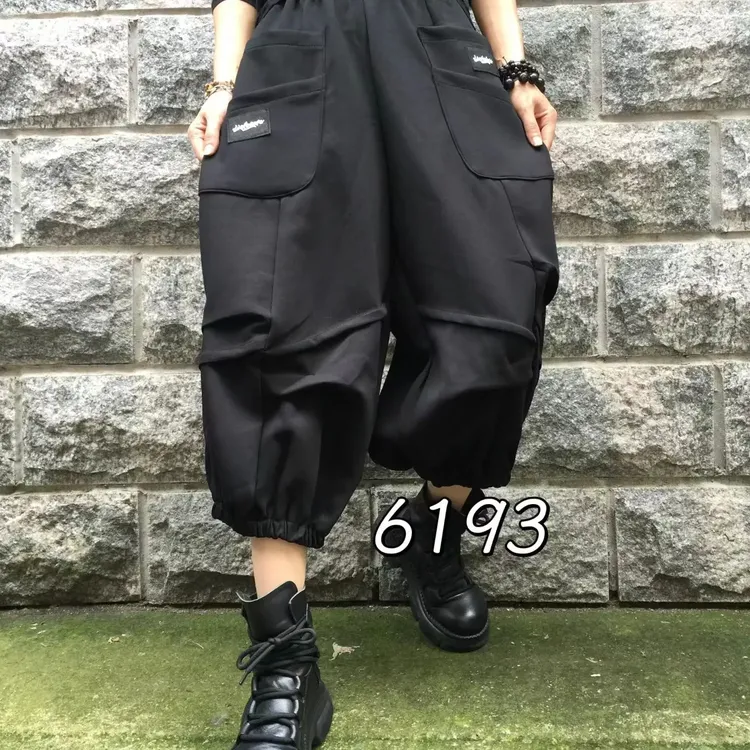 潮小妞秋冬加绒百搭个性褶皱大口袋灯笼八分裤时尚潮流黑色