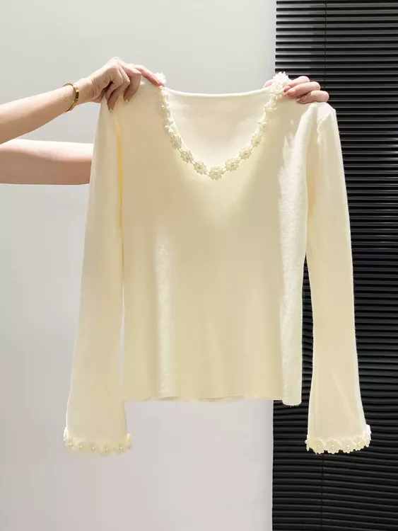 V领长袖针织衫女毛衣2025秋冬新款花朵钉珠修身显瘦内搭打底上衣