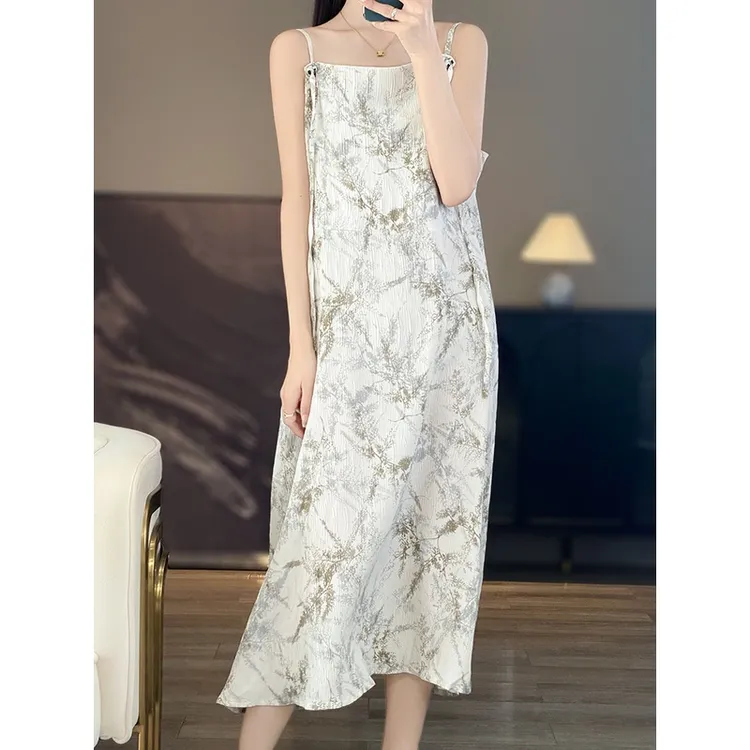水墨画法式吊带连衣裙女夏季新款一字领气质仙女修身细带长裙女装