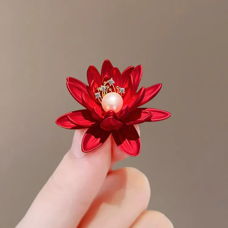 合金胸针 中国风红色莲花胸针高档女时尚胸花奢华气质别针配饰品