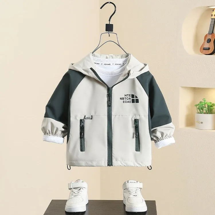 男童外套春装秋季冲锋衣2024新款春季户外运动上衣服宝宝春秋款潮
