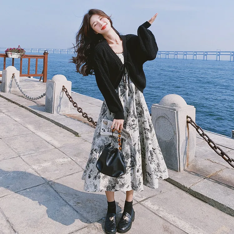 水墨画碎花长裙套装2024新款轻熟风黑色针织外套宽松连衣裙两件套