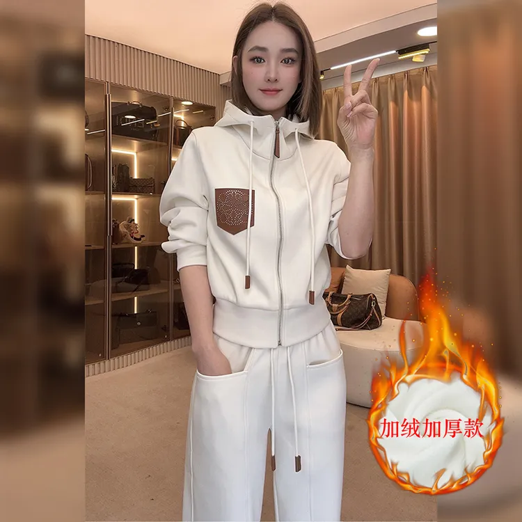 高级感加绒加厚时尚洋气秋冬新款一整套干净利落减龄休闲运动套装