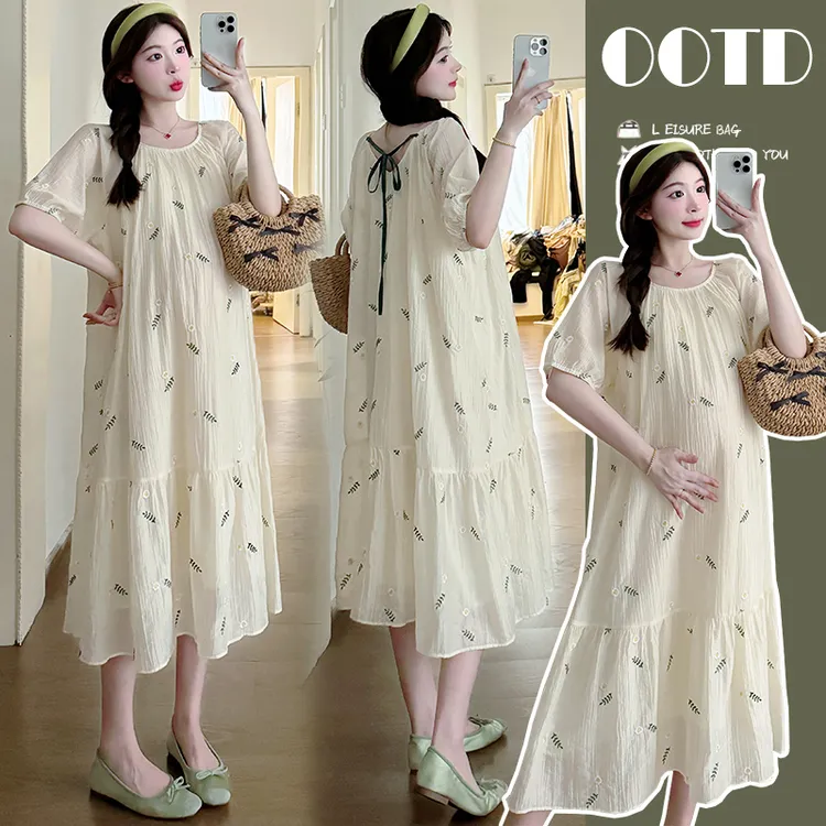 2024潮款夏季洋气时尚气质刺绣圆领大摆短袖中长款孕妇连衣裙夏装