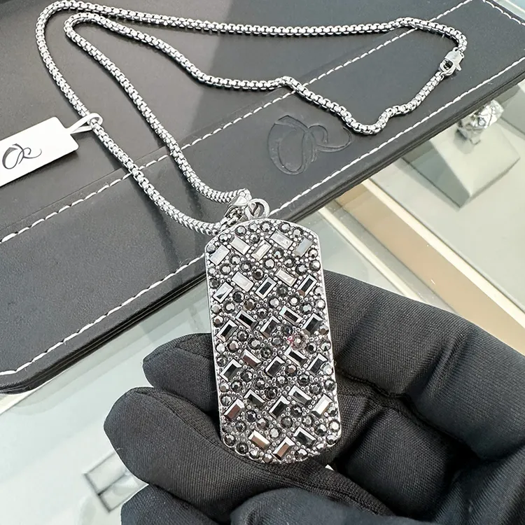 CK 钛钢项链 满钻牌吊坠项链小众个性百搭男女同款毛衣链潮