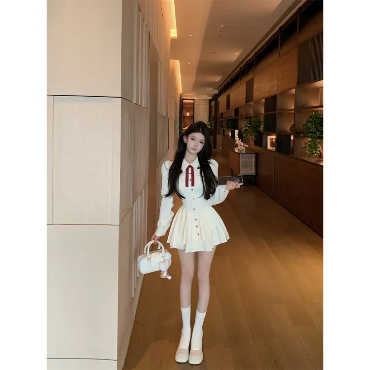 法式气质独特别致甜美裙子女秋韩系学院风收腰显瘦短裙褶皱连衣裙