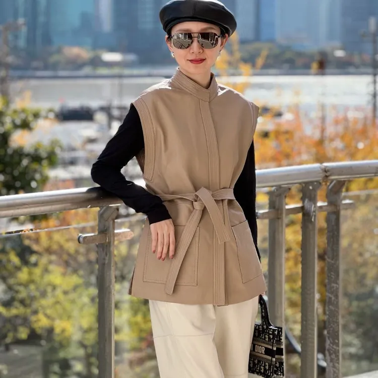 UrbanPaces早春新款风月山川立领爱马款纯色羊皮马甲