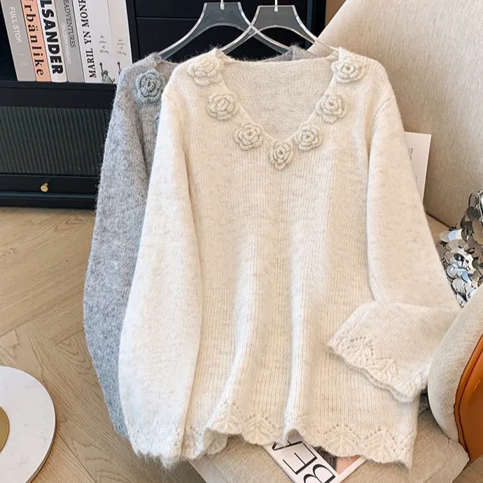 2024年秋冬法式杏色山茶花V领毛衣女宽松别致镂空勾花针织衫上衣