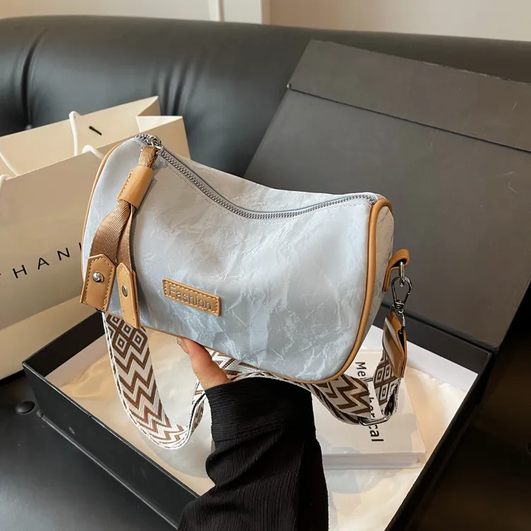 佐猫包包2024夏季新款包包小众高级感宽带单肩包时尚百搭斜挎包女