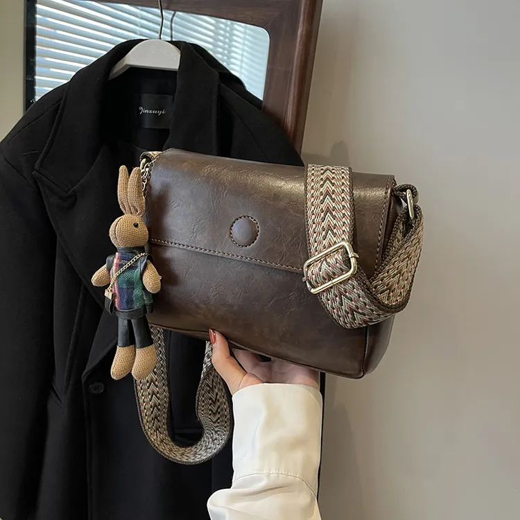 佐猫今年流行包包女款爆款2025新款质感单肩包时尚百搭宽带斜挎包