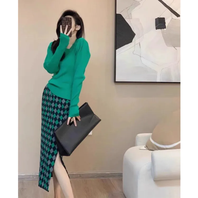 新款穿搭一整套女装气质绿色针织毛衣时尚休闲百搭格子棋盘格裙子