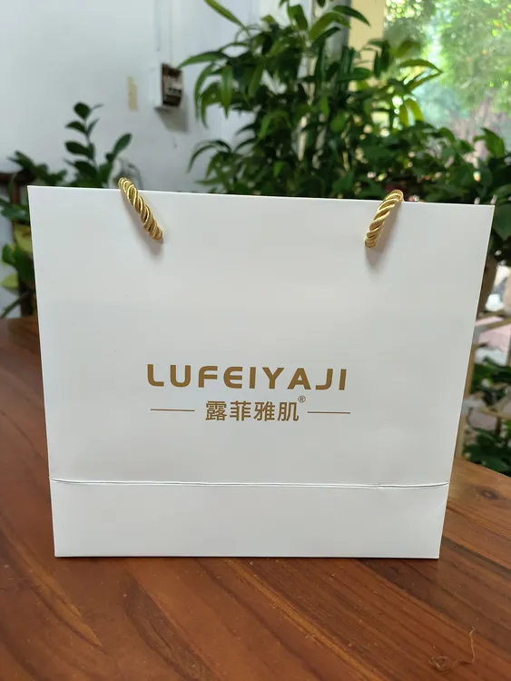 露菲雅肌烟酰胺靓肤补水面膜一片