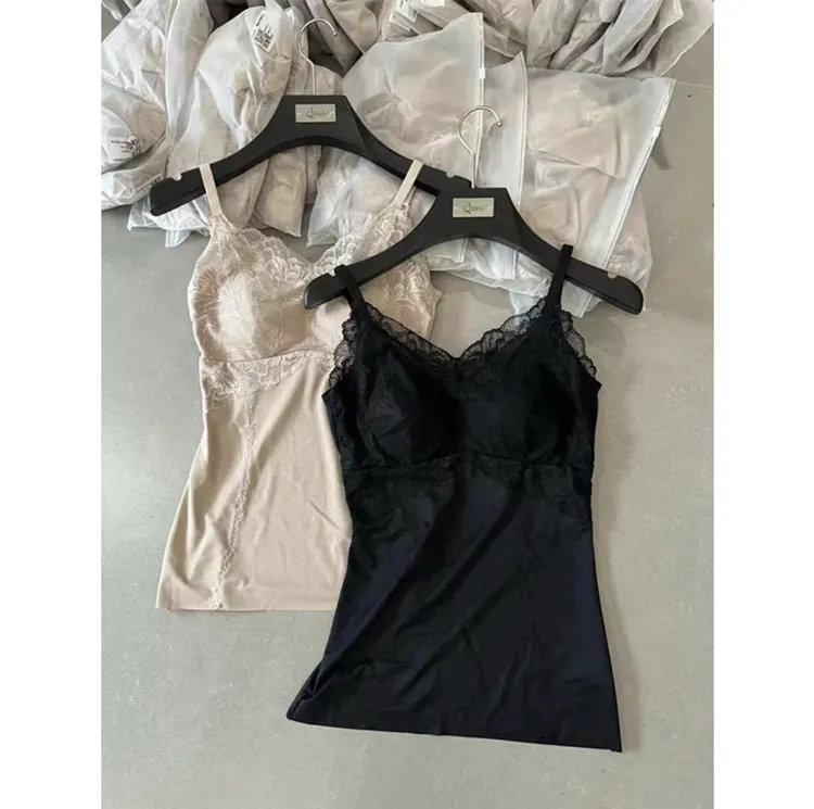 《百万小蛮腰》JING新款240011拼蕾丝吊带肤感连体三角杯美背百搭