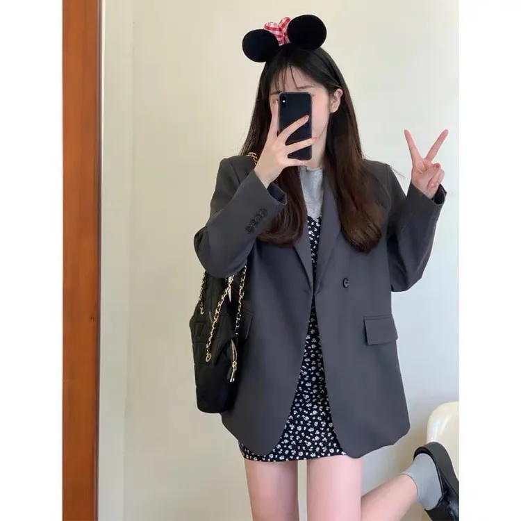 2025年春秋新款灰色小西装外套女西服今年流行小个子小众休闲上衣