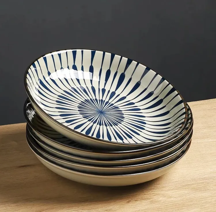 新款日式陶瓷碗碟盘餐具家用饭碗加厚防烫沙拉碗精致款釉下彩瓷质