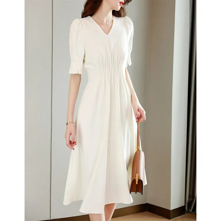 白色连衣裙新款法式v领气质纯色褶皱轻奢高级感收腰裙子女4842