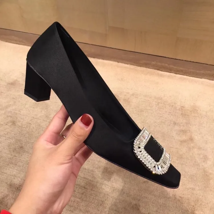 方扣粗跟单鞋2025春新款中跟高跟鞋女~