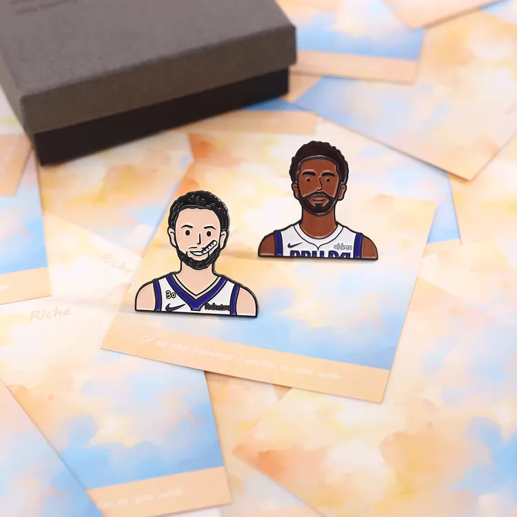 库里欧文卡通徽章篮球球星周边徽章背包挂扣挂件礼物铁合金胸章
