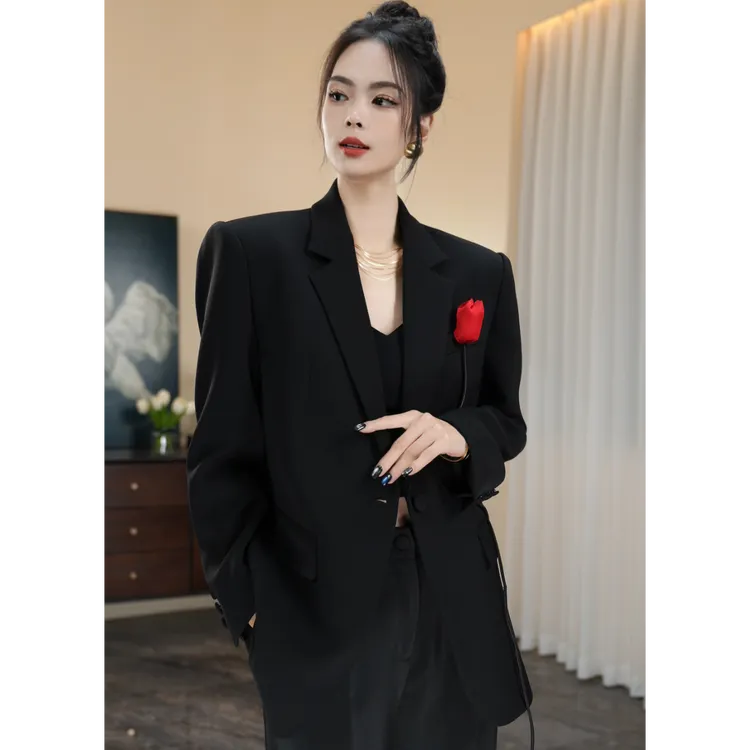 ZEROYK 设计感小红花黑色西装套装