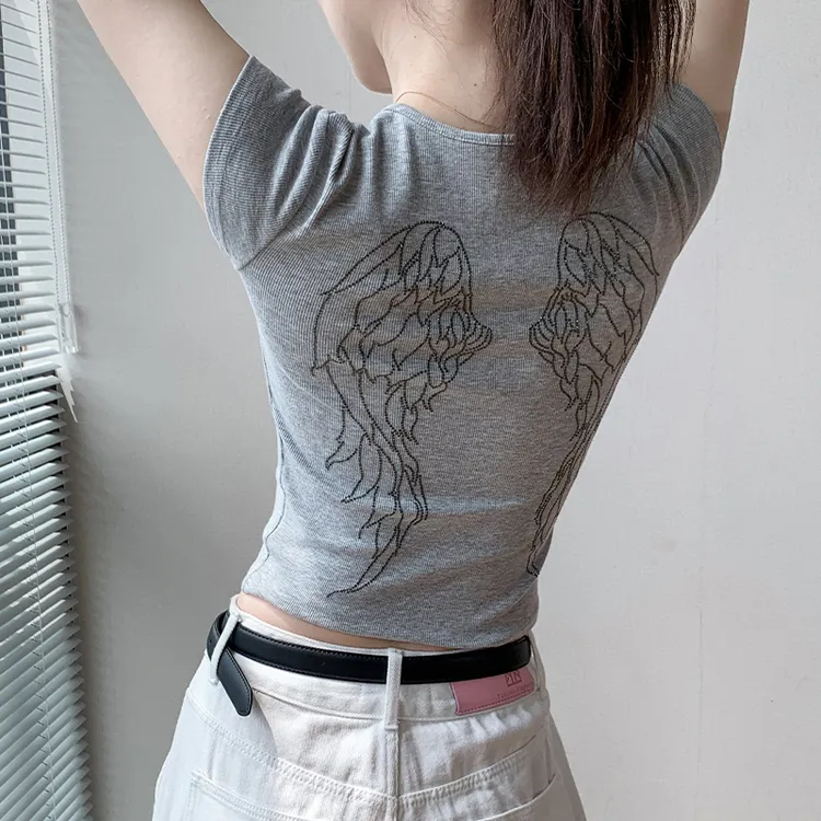 歌倍尚圆领短袖T恤女2024夏修身显瘦美式辣妹风短款翅膀图案上衣