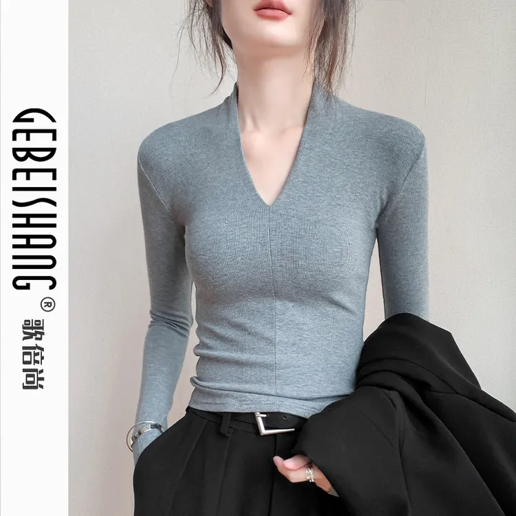 歌倍尚长袖T恤女2024秋冬季洋气新款深V领纯色时尚打底上衣